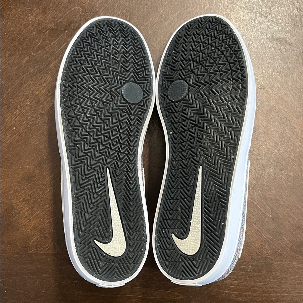Nike SB Solarsoft Multicolor Sneakers - Picture 3 of 6